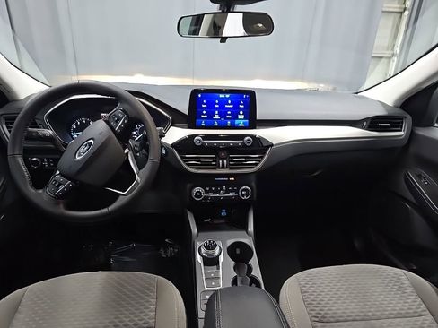 Used 2021 Ford Escape SE w/ SE Sport Appearance Package image 14