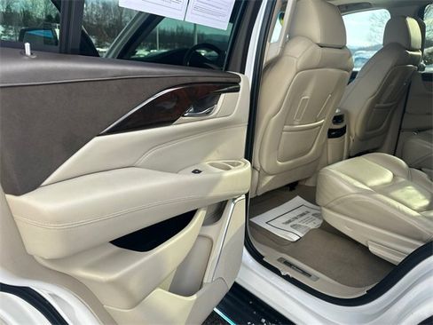 Used 2016 Cadillac Escalade Premium image 26