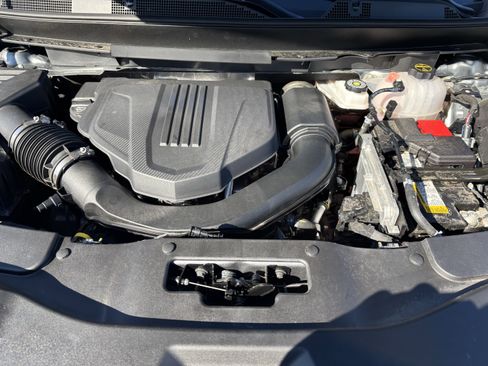 Used 2025 GMC Acadia Denali w/ Super Cruise Package image 36