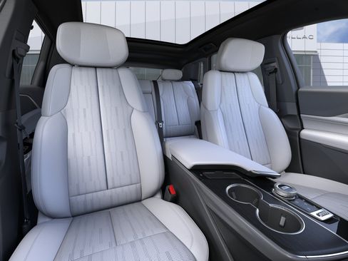 New 2026 Cadillac Lyriq Luxury AWD/4WD image 16