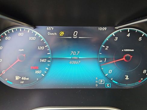 Used 2021 Mercedes-Benz GLC 300 4MATIC image 13