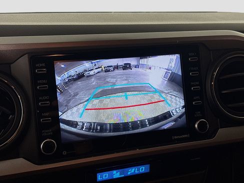 Used 2021 Toyota Tacoma TRD Sport image 19