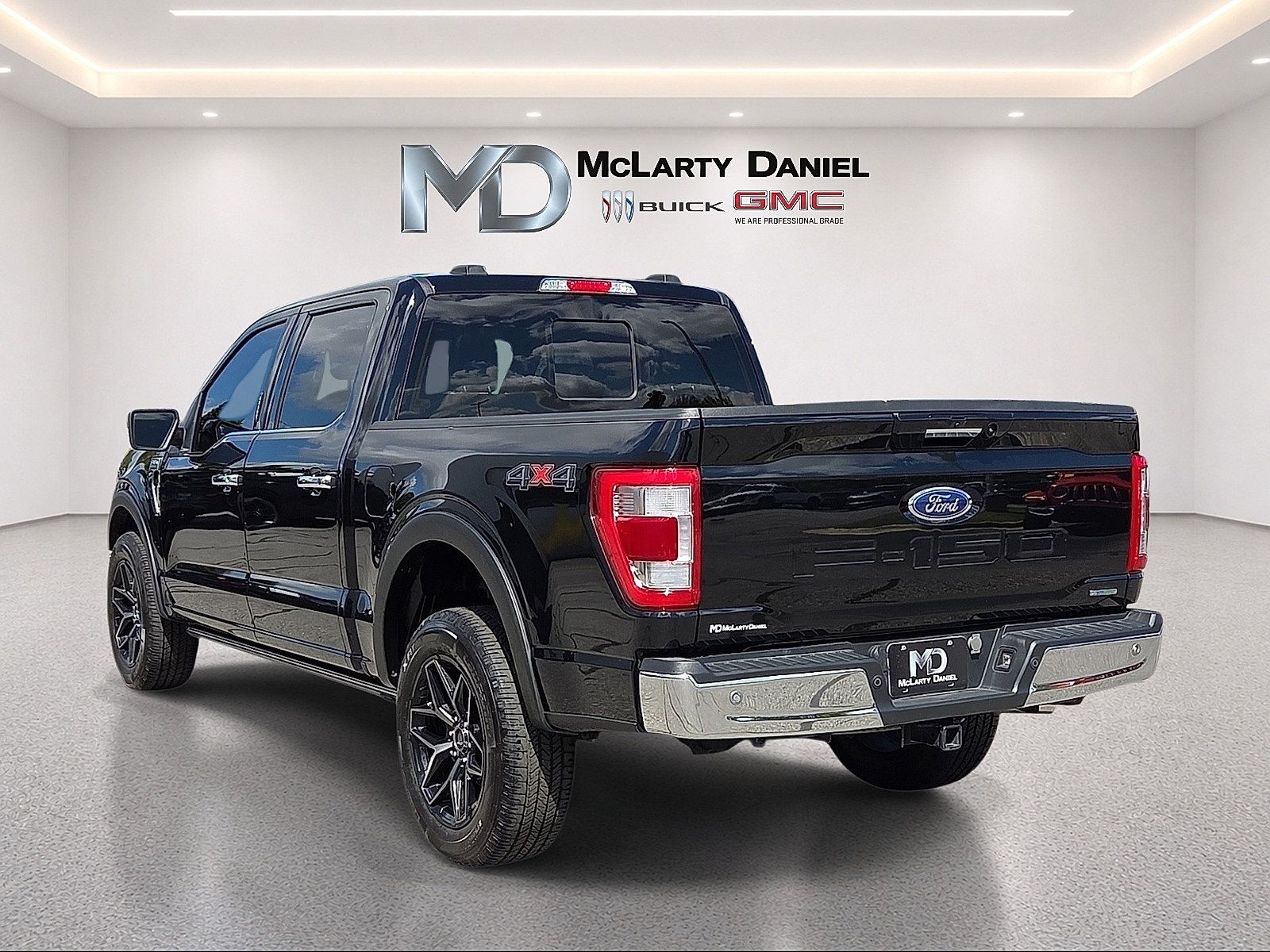 Used 2023 Ford F150 Lariat w/ Equipment Group 502A High AWD/4WD image 4