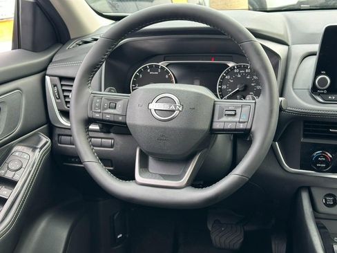 Used 2026 Nissan Rogue SV FWD image 6