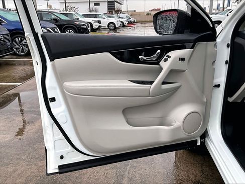 Certified 2022 Nissan Rogue Sport SL w/ Premium Package image 21