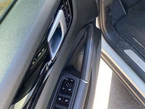 Used 2019 Porsche Cayenne S AWD/4WD image 8
