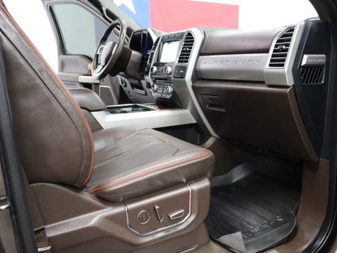 Used 2017 Ford F250 King Ranch w/ King Ranch Ultimate Package AWD/4WD image 59