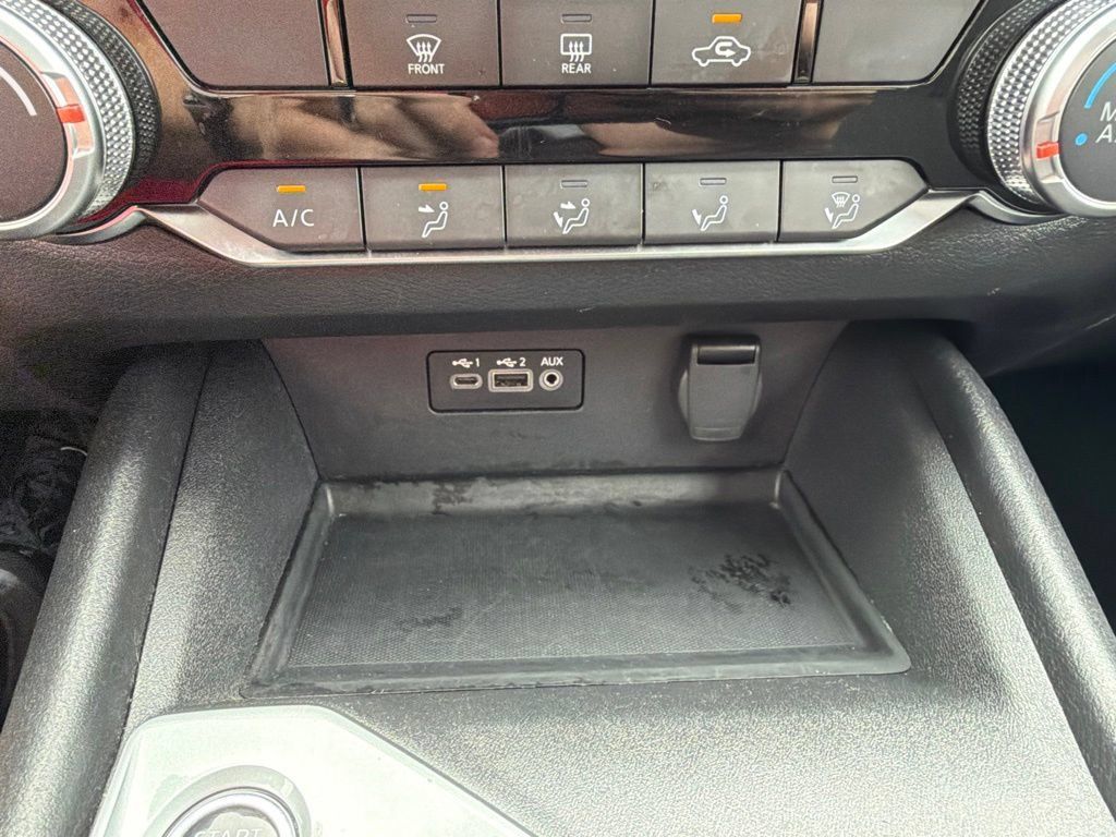 Used 2025 Nissan Altima 2.5 SV FWD image 30