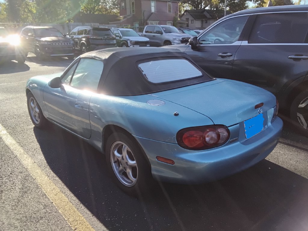 Used 2002 MAZDA MX-5 Miata RWD image 7