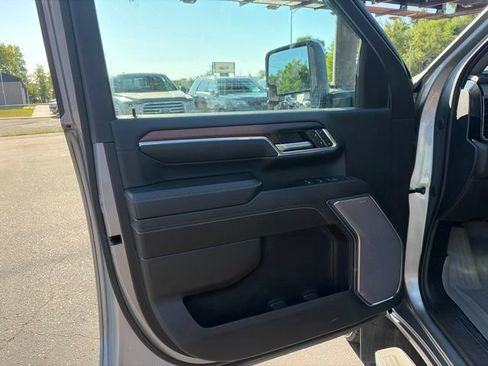 Used 2024 GMC Sierra 3500 Denali w/ Denali Reserve Package AWD/4WD image 10
