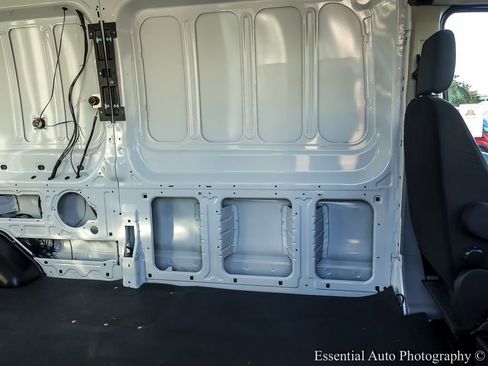 Used 2019 Ford Transit 250 148 Medium Roof RWD image 21