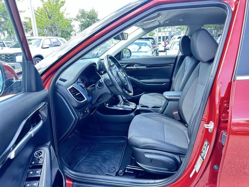 Used 2023 Kia Seltos S AWD/4WD image 2
