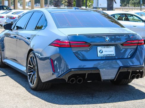 Used 2026 BMW M5 w/ Executive Package AWD/4WD image 4