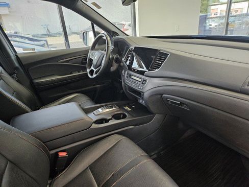 Used 2024 Honda Passport TrailSport image 13