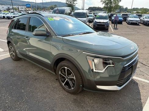 Certified 2023 Kia Niro EX FWD image 6