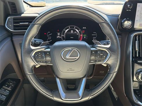 Used 2024 Lexus LX 600 4WD w/ Luxury Package image 24