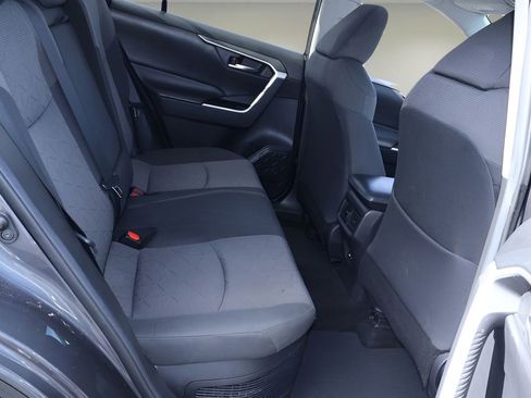 Certified 2021 Toyota RAV4 XLE w/ Convenience Package AWD/4WD image 19