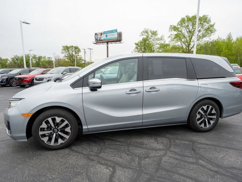 Certified 2025 Honda Odyssey EX-L image 3