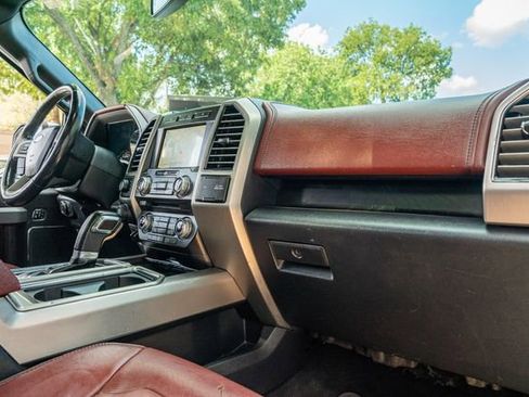 Used 2018 Ford F150 Platinum w/ Equipment Group 701A Luxury image 48