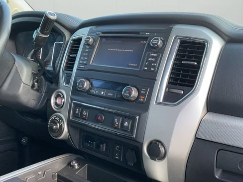 Used 2017 Nissan Titan PRO-4X w/ Pro-4x Convenience Package AWD/4WD image 36