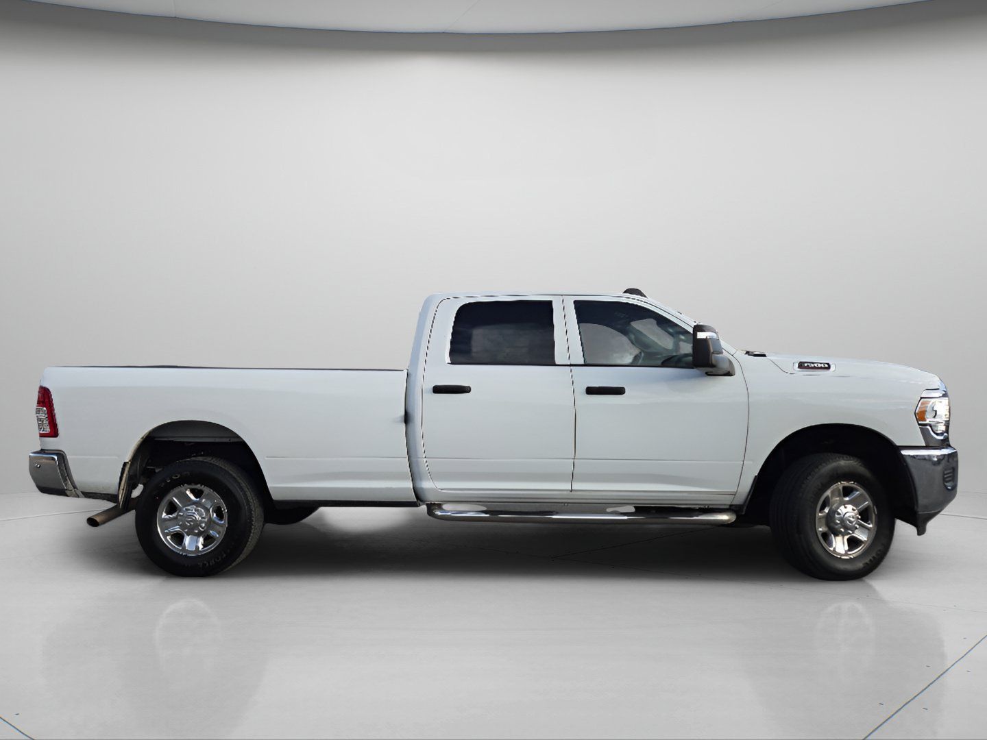 Used 2024 RAM 3500 Tradesman w/ Chrome Appearance Group AWD/4WD image 21