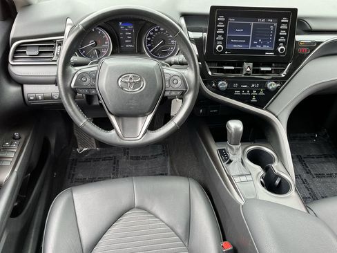 Used 2024 Toyota Camry SE FWD image 10