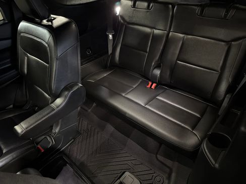 Used 2020 Ford Explorer XLT w/ Equipment Group 202A image 20