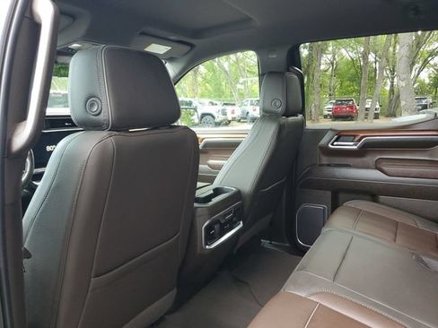 Used 2023 GMC Sierra 1500 Denali w/ Technology Package AWD/4WD image 10