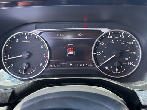 Used 2022 Nissan Pathfinder SL FWD image 18