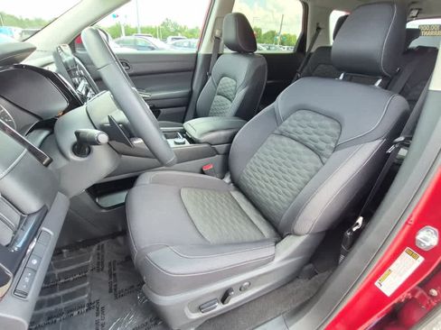 Used 2023 Nissan Pathfinder SV AWD/4WD image 12