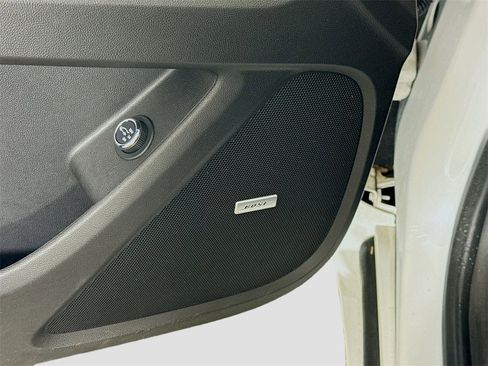 Used 2020 Chevrolet Traverse Premier image 13