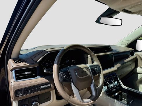 Used 2022 GMC Yukon Denali RWD image 12