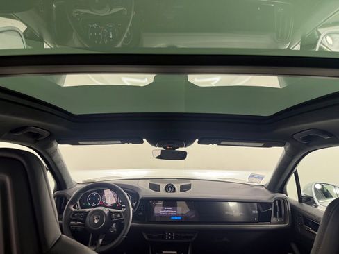 Certified 2025 Porsche Cayenne Turbo image 29