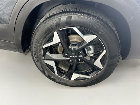 Used 2025 Kia Seltos S FWD image 11