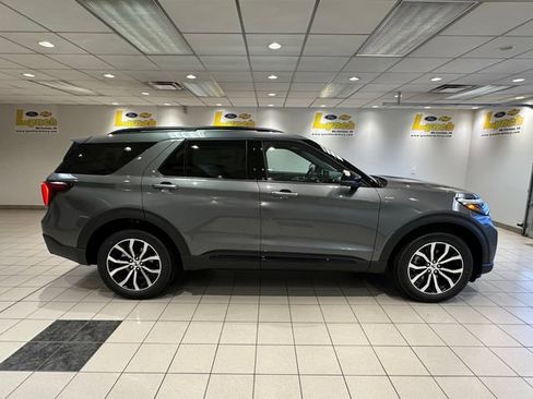 New 2026 Ford Explorer ST-Line AWD/4WD image 3