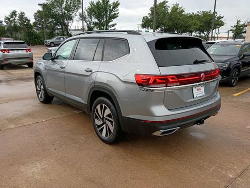 Used 2025 Volkswagen Atlas SE FWD image 7