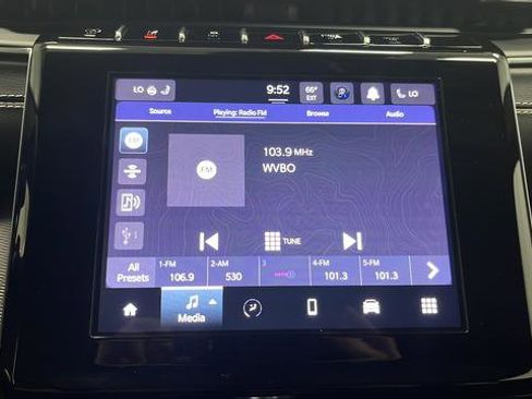 Used 2024 Jeep Grand Cherokee L Laredo w/ Luxury Tech Group I AWD/4WD image 15