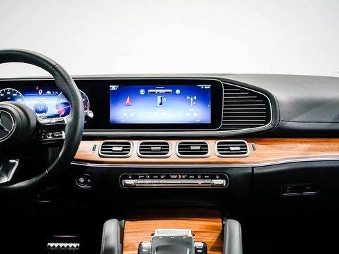 Used 2025 Mercedes-Benz GLS 450 4MATIC image 13
