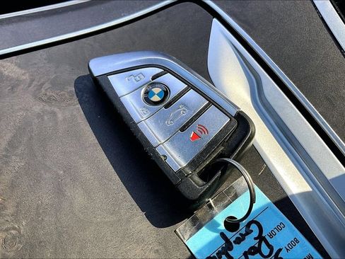 Used 2022 BMW X5 sDrive40i w/ Premium Package RWD image 10