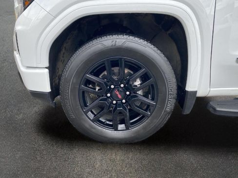 Used 2024 GMC Sierra 1500 Elevation w/ LPO, Elevation Black Package AWD/4WD image 11