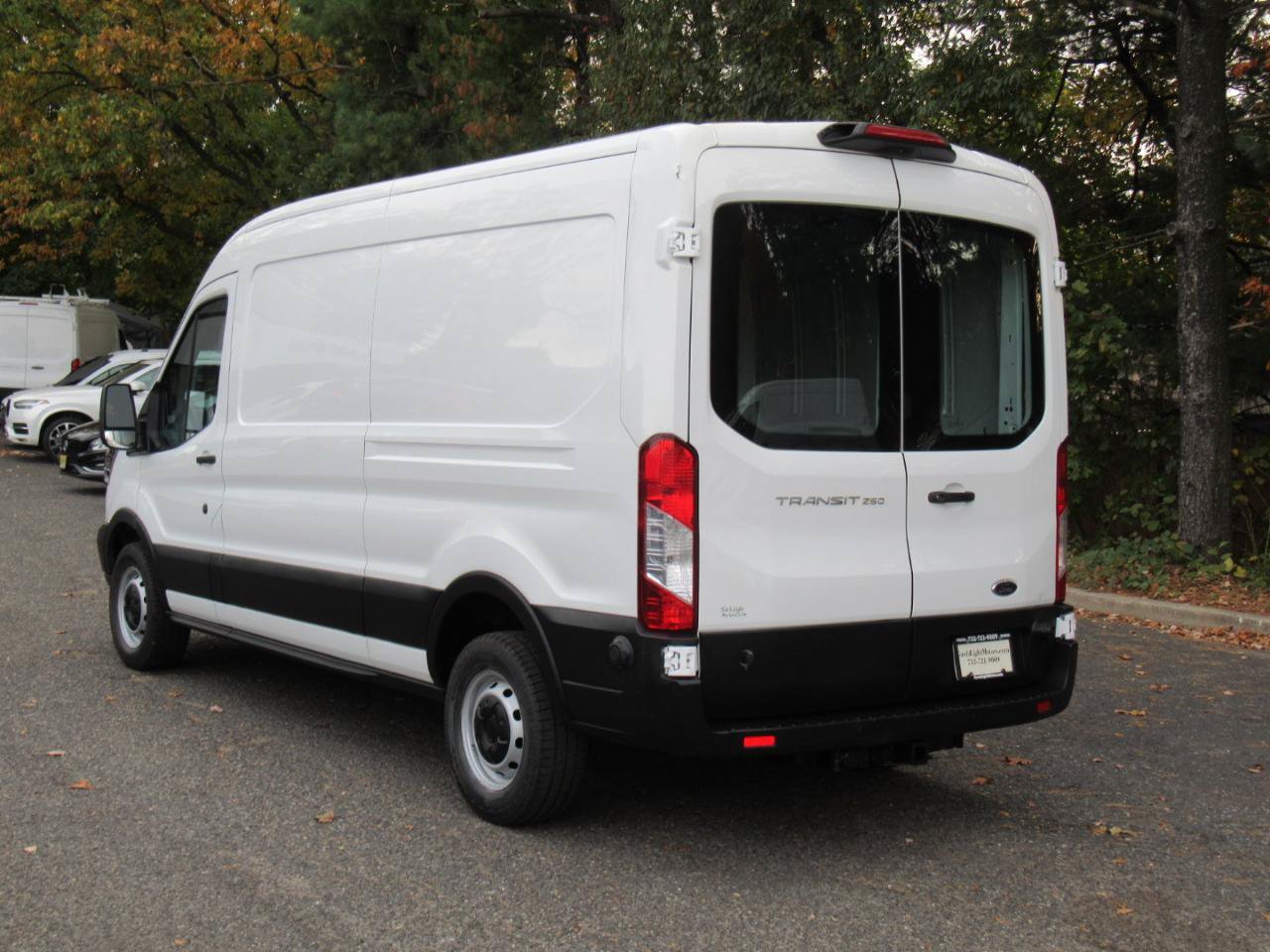 Used 2019 Ford Transit 250 148 Medium Roof RWD image 3