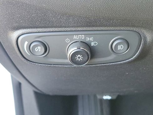 Used 2019 Chevrolet Equinox Premier FWD image 24