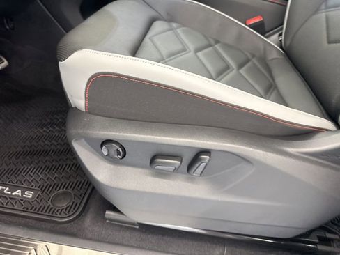 New 2026 Volkswagen Atlas Peak Edition AWD/4WD image 12