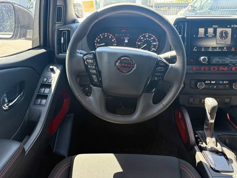 Used 2025 Nissan Frontier PRO-4X AWD/4WD image 7