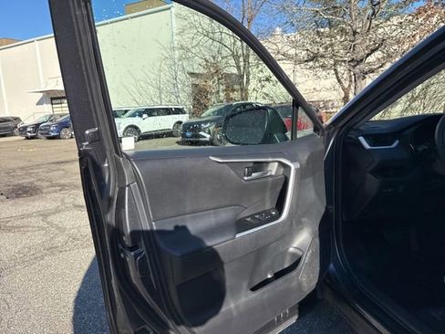 Used 2020 Toyota RAV4 XLE image 34