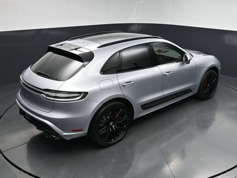 New 2024 Porsche Macan GTS AWD/4WD image 18