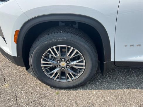 New 2025 Chevrolet Traverse LT w/ LPO, Floor Liner Package image 9
