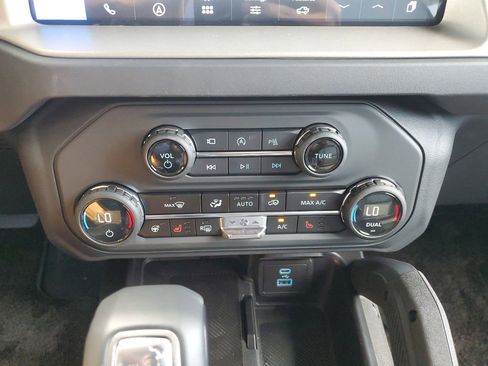 New 2025 Ford Bronco Outer Banks w/ Sasquatch Package image 28