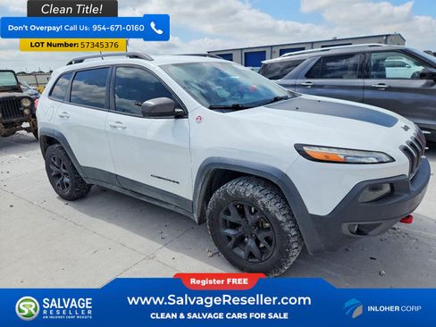 Used 2016 Jeep Cherokee Trailhawk w/ Leather Interior Group AWD/4WD image 5