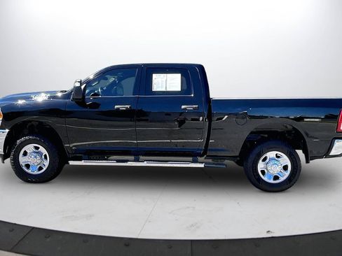 Used 2024 RAM 2500 Tradesman w/ Chrome Appearance Group AWD/4WD image 5